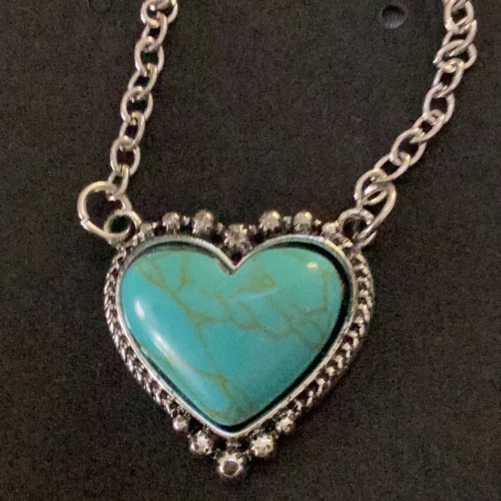 πNew So Amazing Necklace Makes Perfect Gift or Wear On Your Special Occasion π - Picture 5 of 10